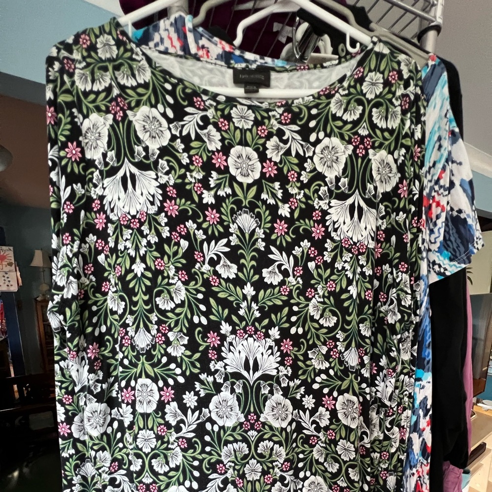 J. Jill Wearever XL black with flowers tunic long sleeve